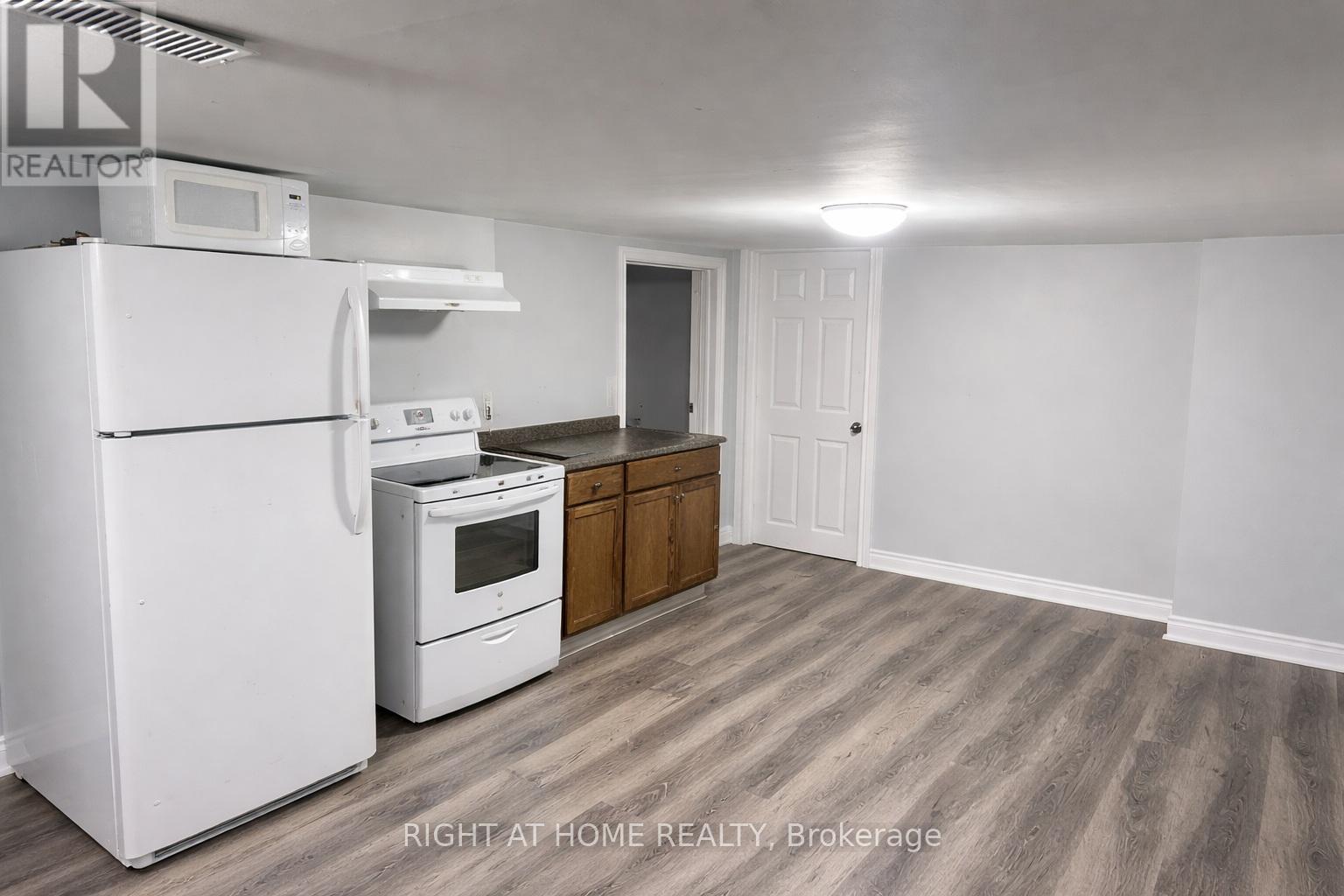 36 Charing Cross Street, Brantford, Ontario  N3R 2H2 - Photo 21 - X12850628