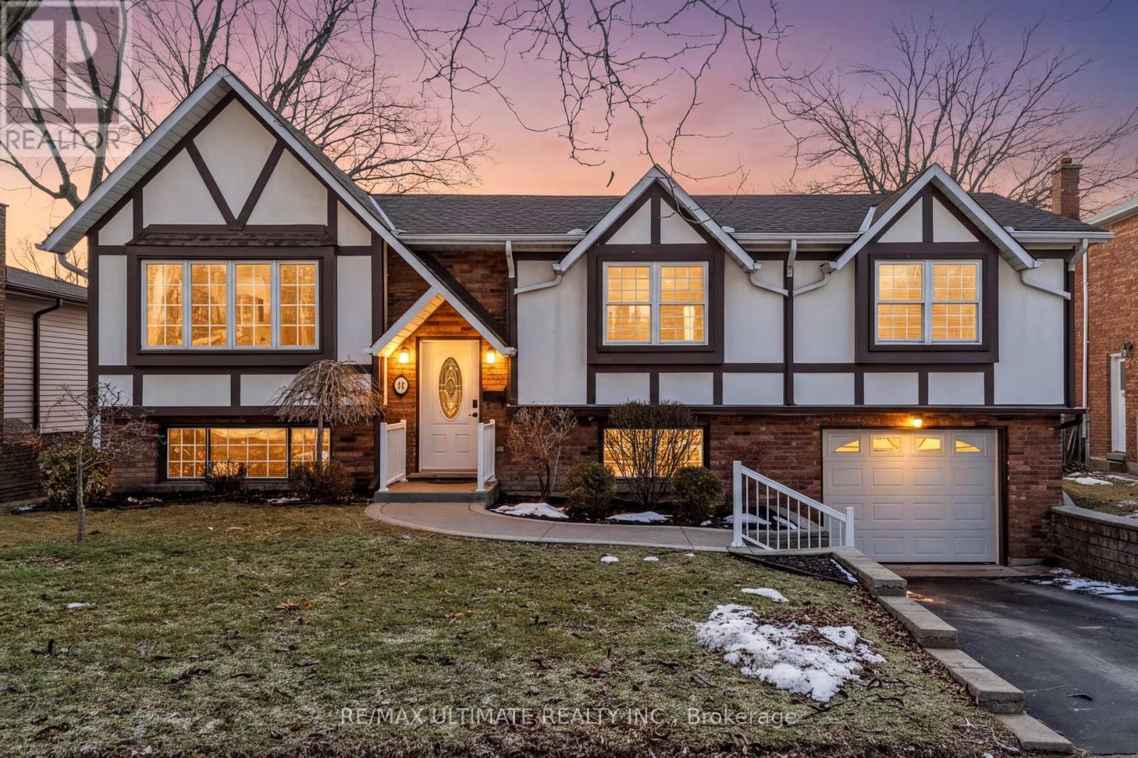 54 DEBORA DRIVE, Grimsby, Ontario