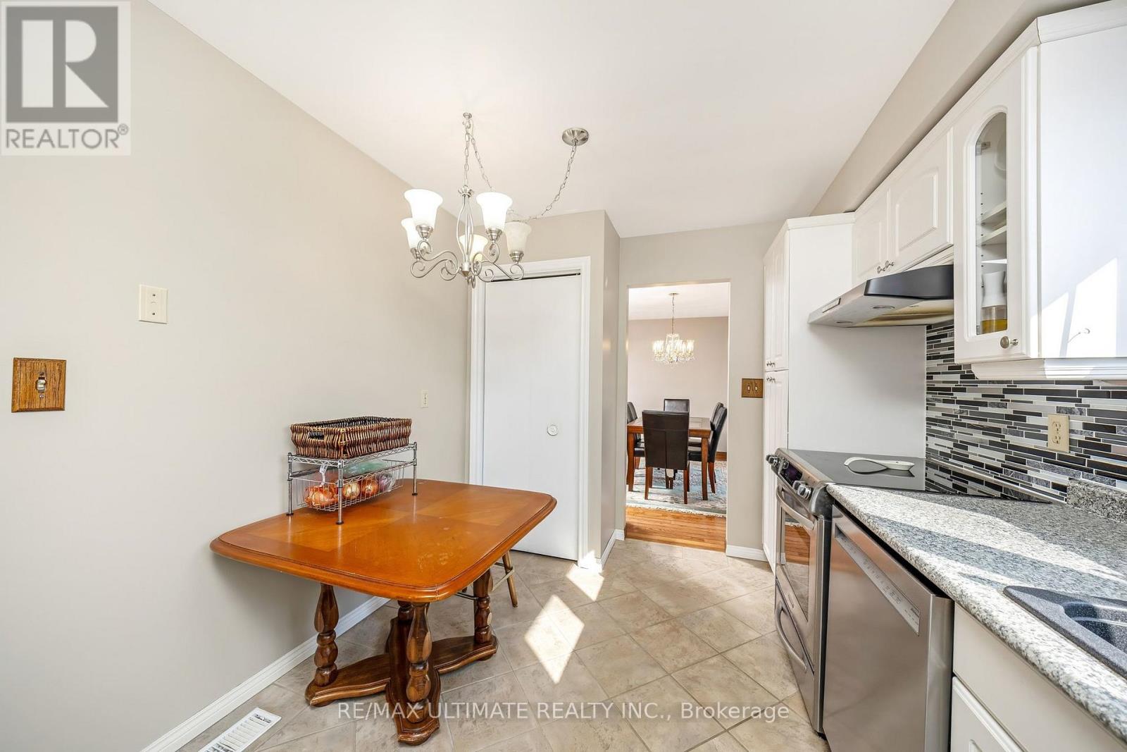 54 Debora Drive, Grimsby, Ontario  L3M 4J3 - Photo 18 - X12850642