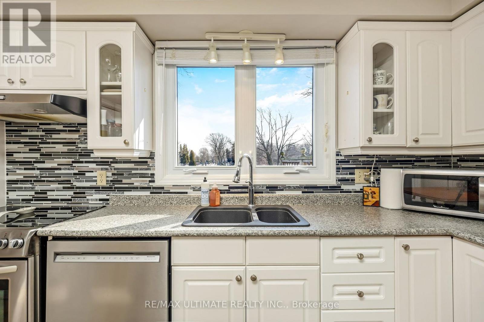 54 Debora Drive, Grimsby, Ontario  L3M 4J3 - Photo 19 - X12850642