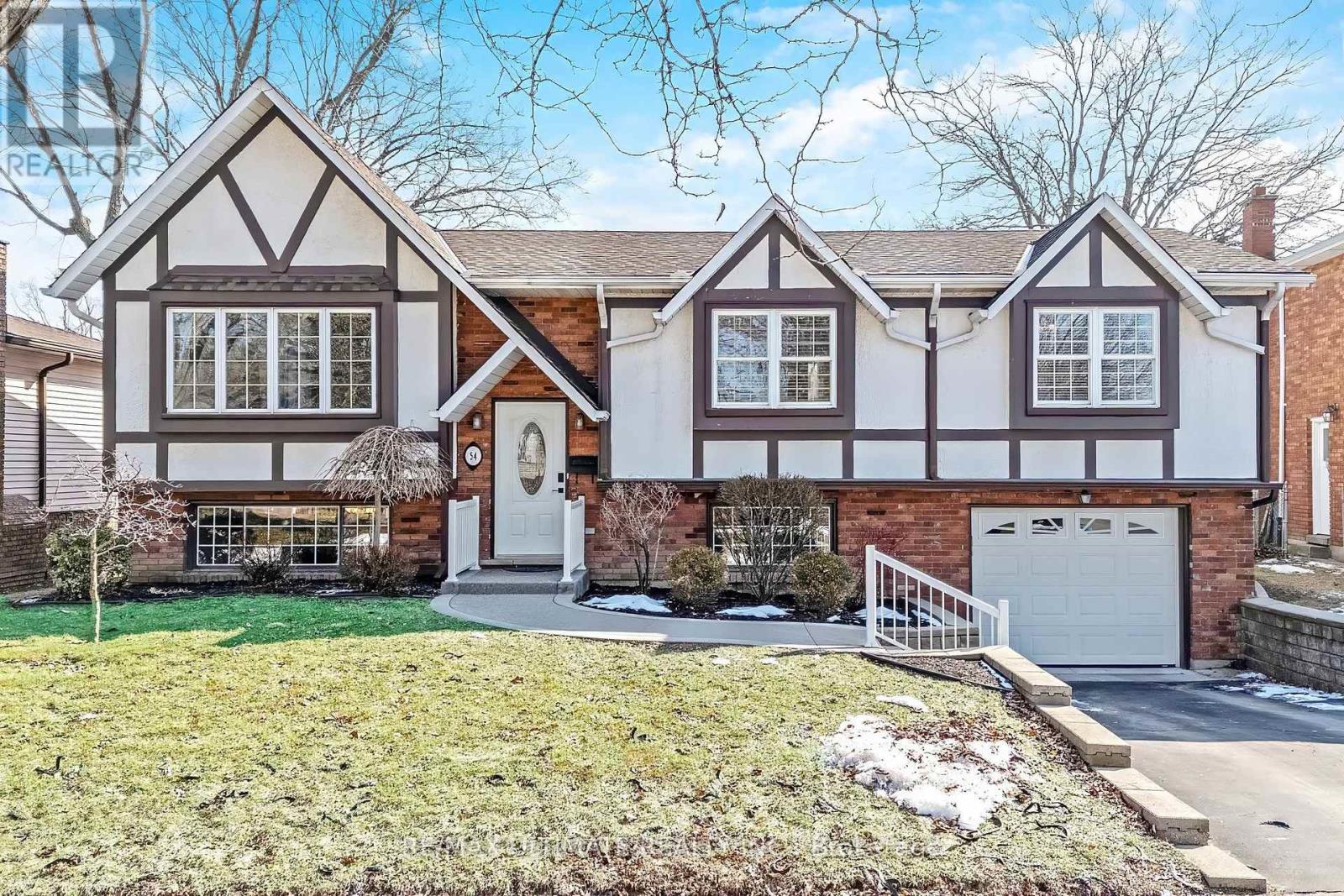 54 Debora Drive, Grimsby, Ontario  L3M 4J3 - Photo 2 - X12850642