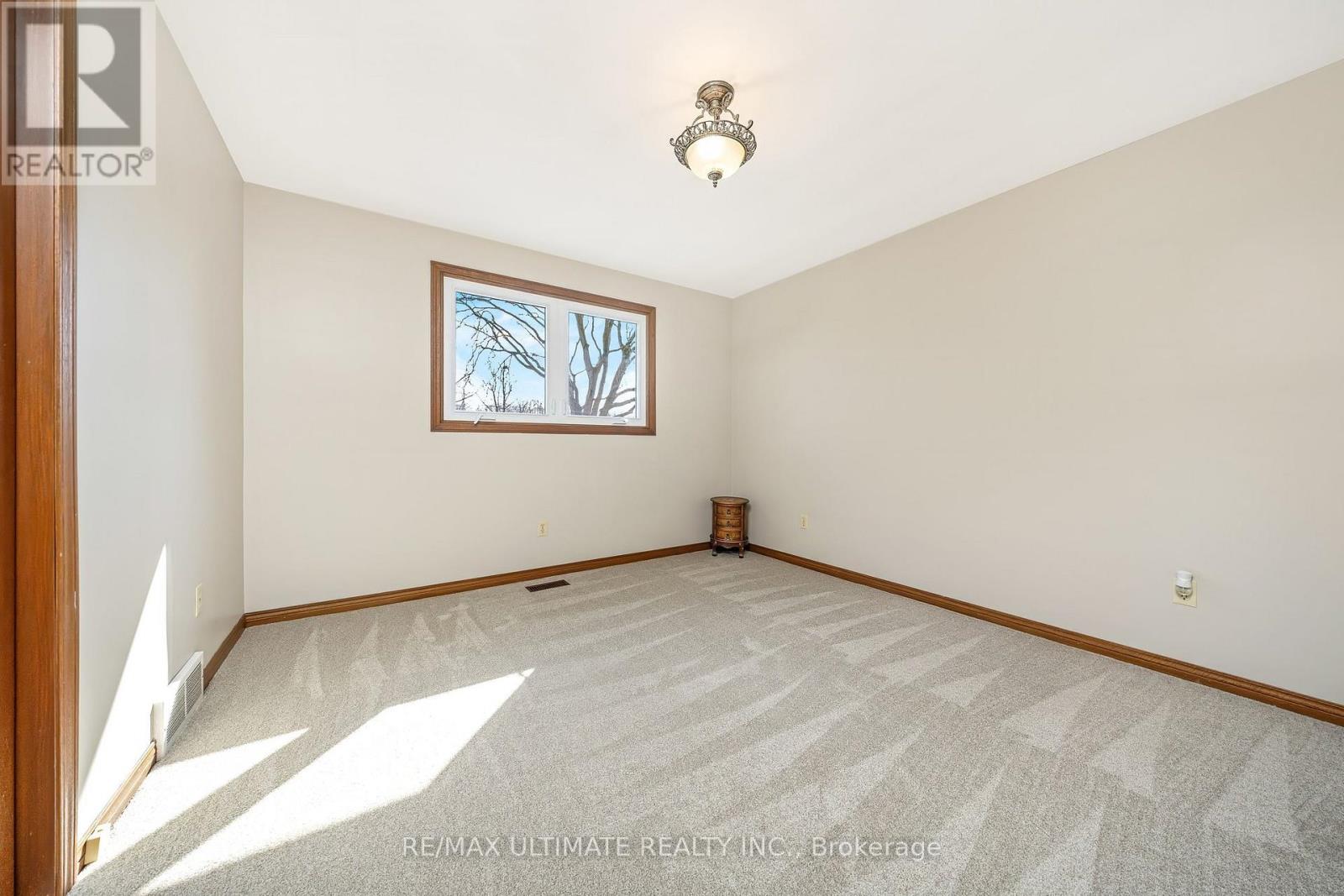 54 Debora Drive, Grimsby, Ontario  L3M 4J3 - Photo 20 - X12850642