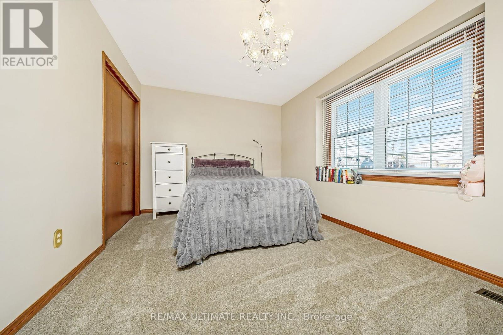 54 Debora Drive, Grimsby, Ontario  L3M 4J3 - Photo 23 - X12850642