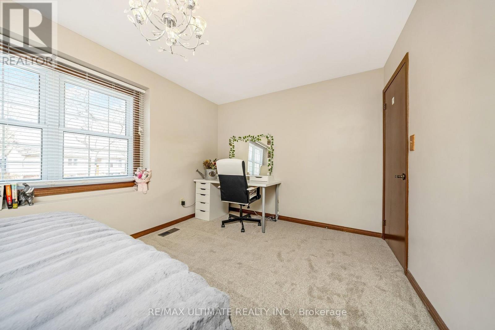 54 Debora Drive, Grimsby, Ontario  L3M 4J3 - Photo 24 - X12850642