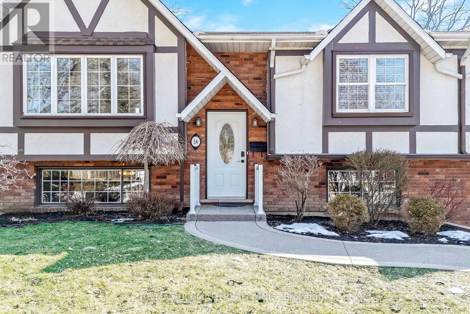 54 Debora Drive, Grimsby, Ontario  L3M 4J3 - Photo 6 - X12850642