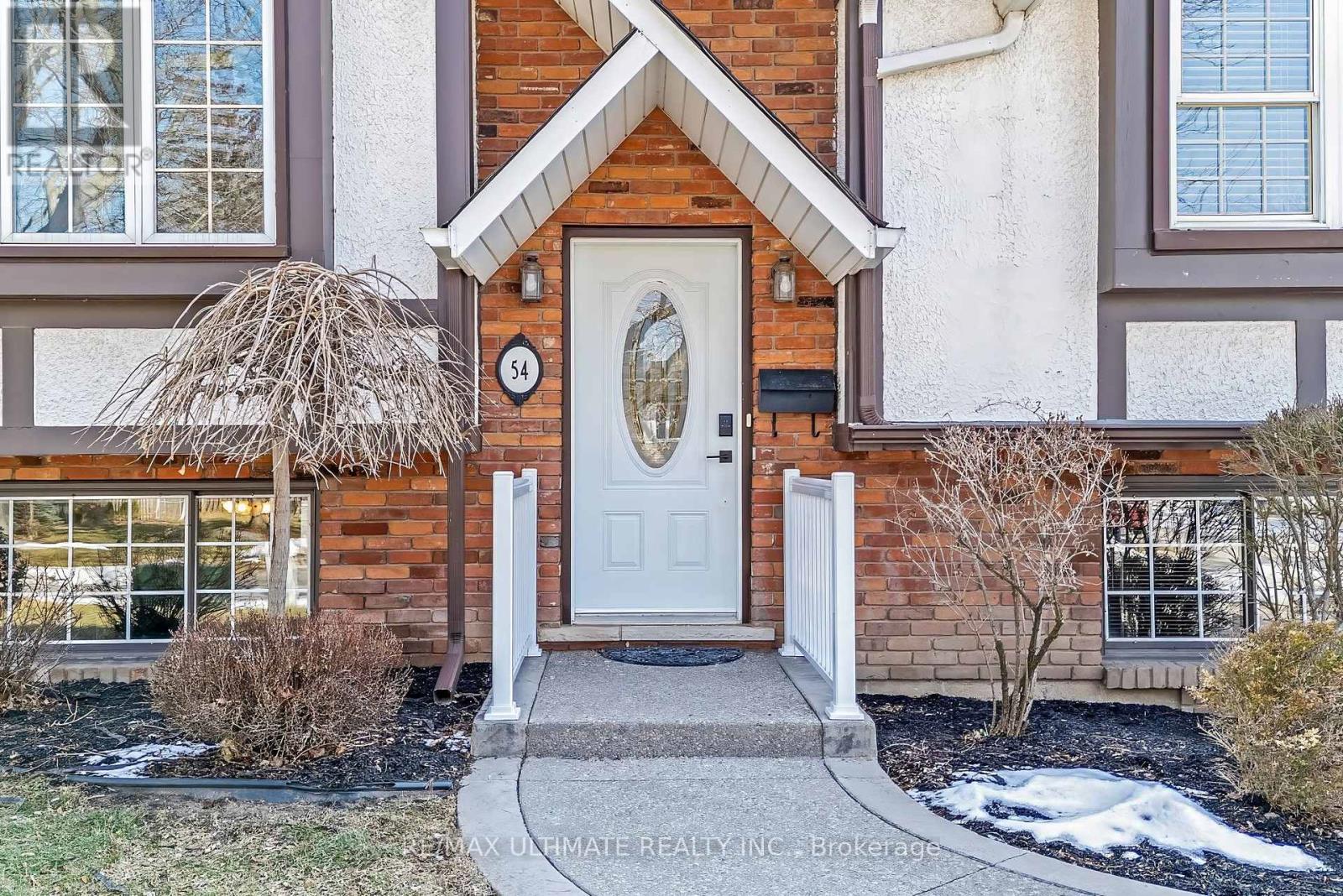 54 Debora Drive, Grimsby, Ontario  L3M 4J3 - Photo 7 - X12850642