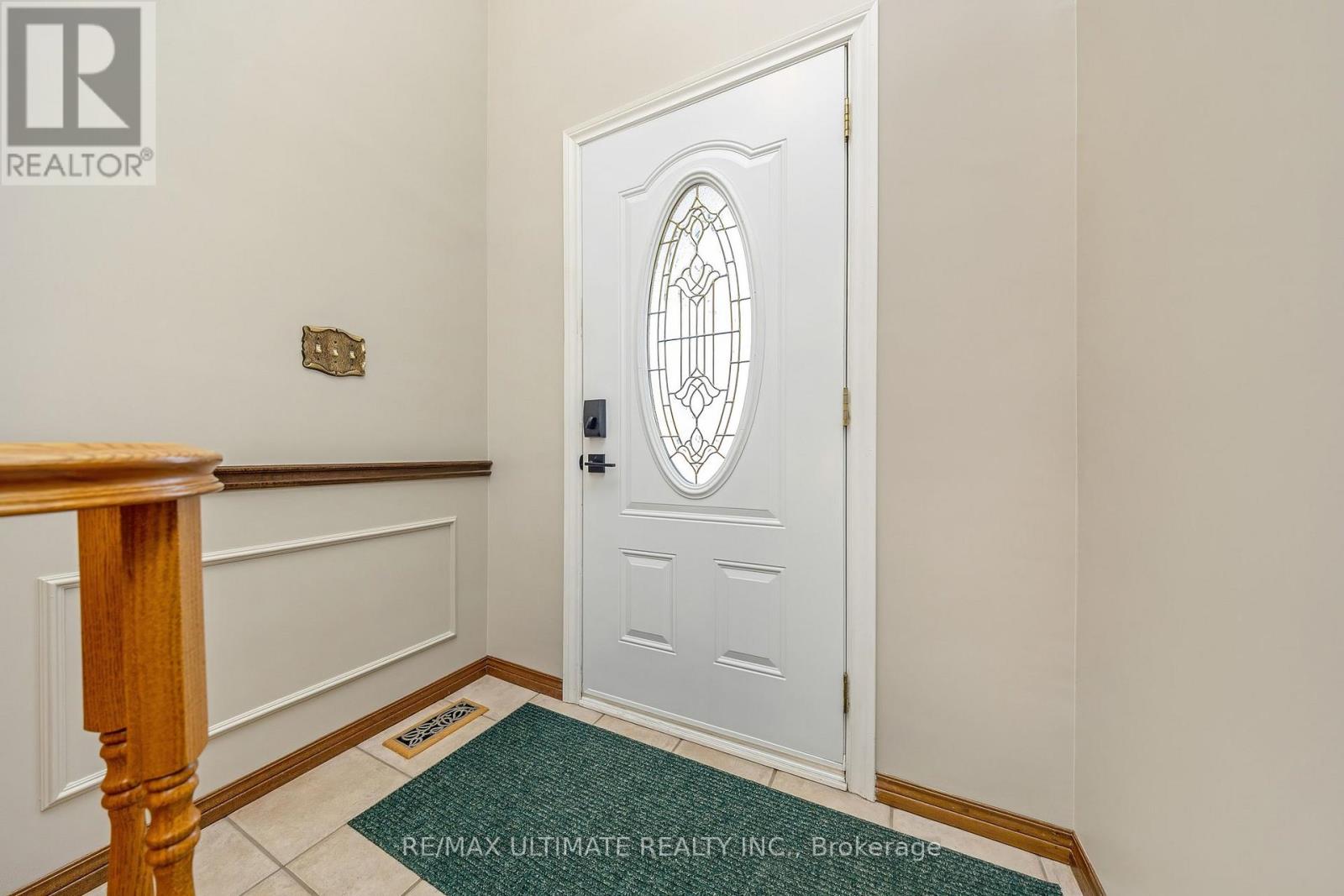 54 Debora Drive, Grimsby, Ontario  L3M 4J3 - Photo 8 - X12850642