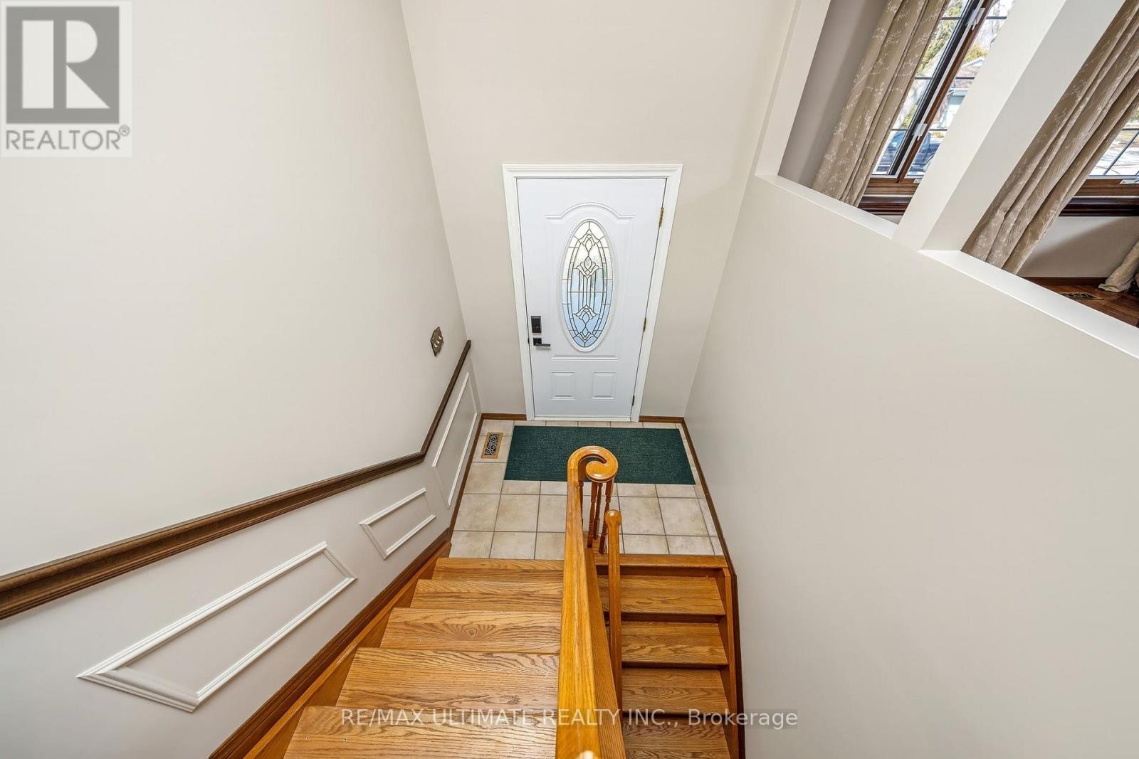 54 Debora Drive, Grimsby, Ontario  L3M 4J3 - Photo 9 - X12850642