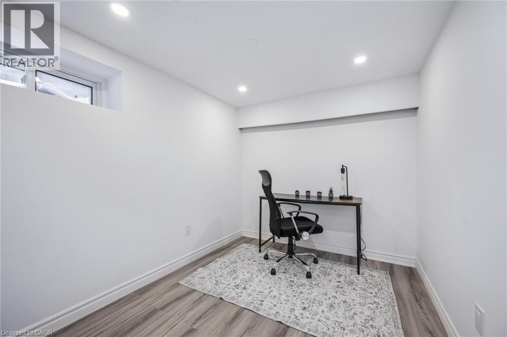 21 Forest Glen Court, Kitchener, Ontario  N2N 1E1 - Photo 29 - 40810015