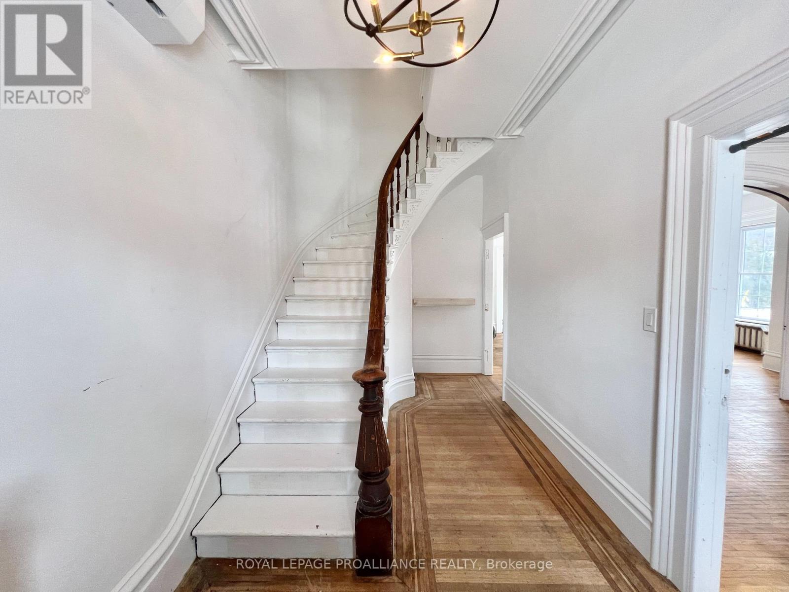 83 Cedar Street, Belleville, Ontario  K8P 3M3 - Photo 6 - X12850808