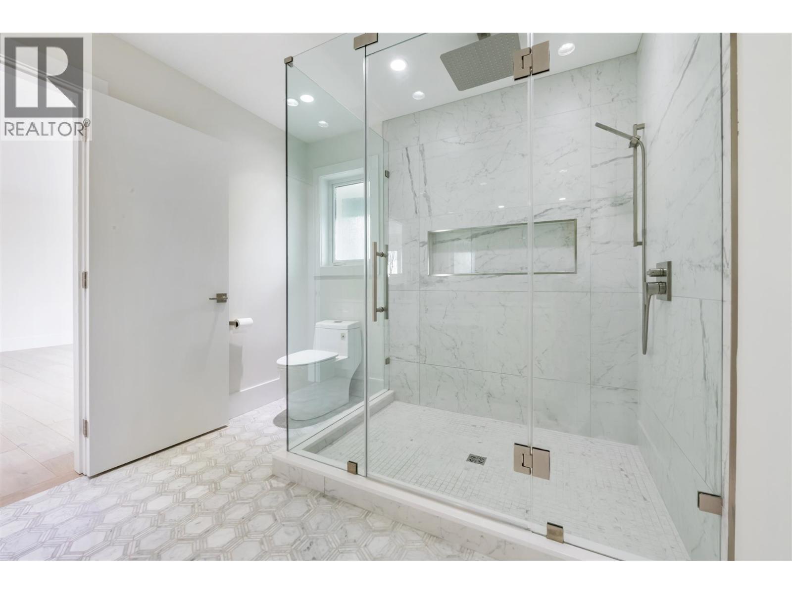 6220 Lochdale Street, Burnaby, British Columbia  V5B 2M5 - Photo 14 - R3094939