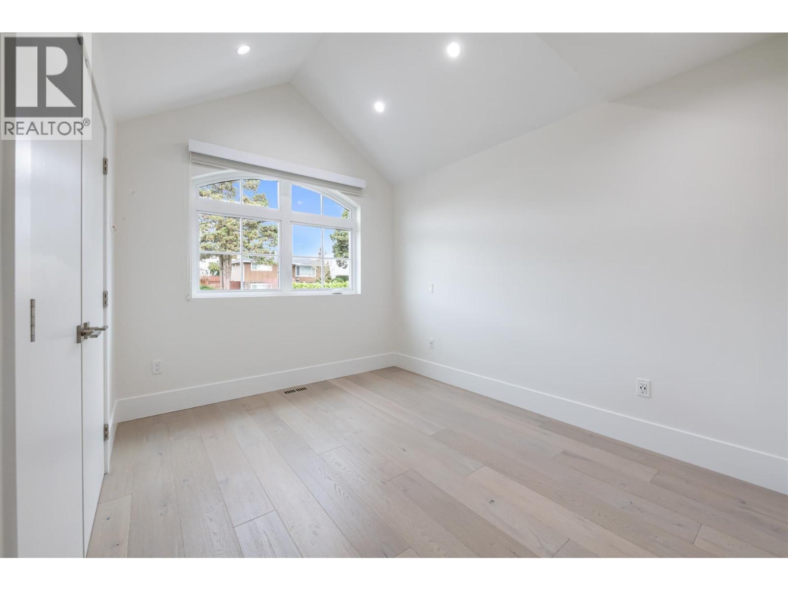 6220 Lochdale Street, Burnaby, British Columbia  V5B 2M5 - Photo 15 - R3094939