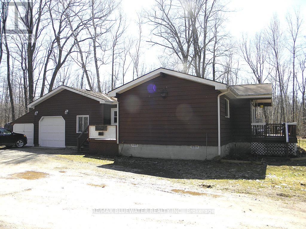 9898 Phoebe Lane, Lambton Shores, Ontario  N0N 1J1 - Photo 10 - X12850722