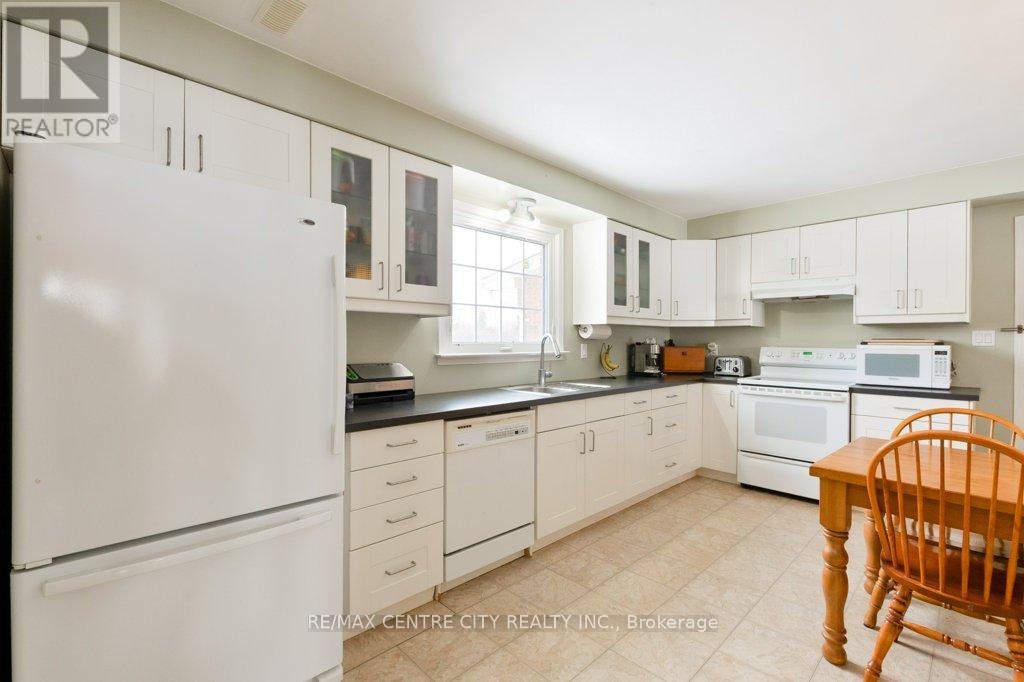 6579 Bostwick Road, Central Elgin, Ontario  N0L 2L0 - Photo 10 - X12850732