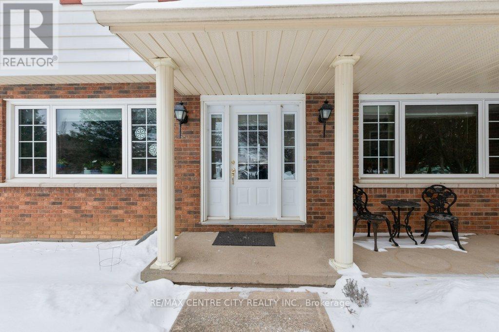 6579 Bostwick Road, Central Elgin, Ontario  N0L 2L0 - Photo 2 - X12850732