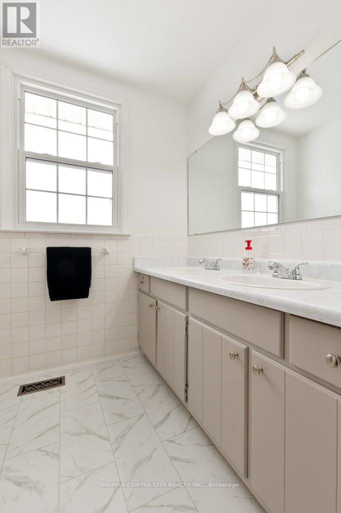 6579 Bostwick Road, Central Elgin, Ontario  N0L 2L0 - Photo 28 - X12850732