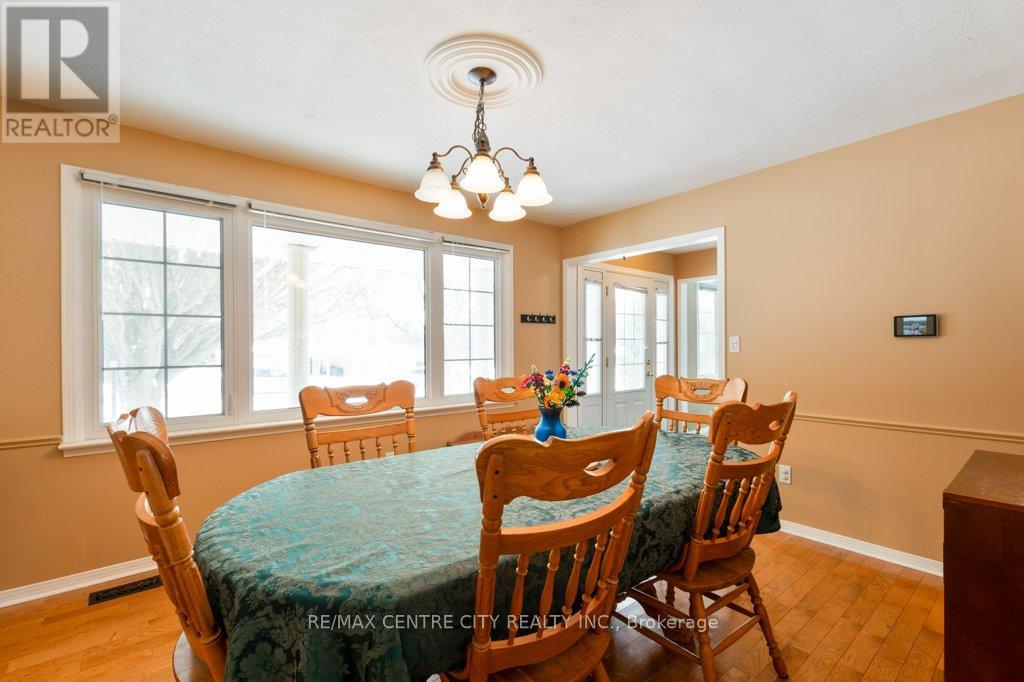 6579 Bostwick Road, Central Elgin, Ontario  N0L 2L0 - Photo 4 - X12850732