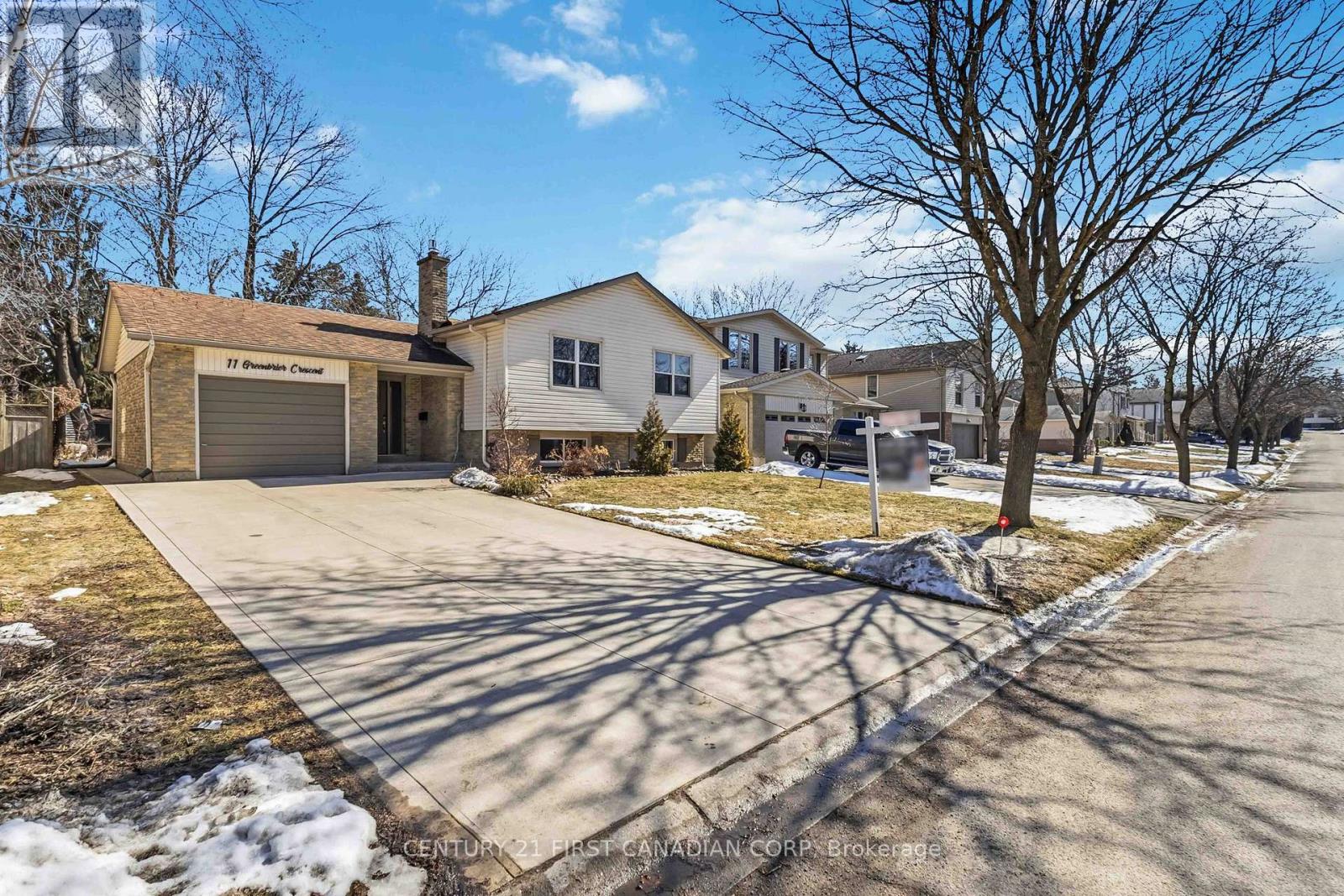 11 Greenbrier Crescent, London South, Ontario  N6J 3X6 - Photo 4 - X12850924