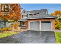 32 PARKLANDS AVENUE, Russell, Ontario
