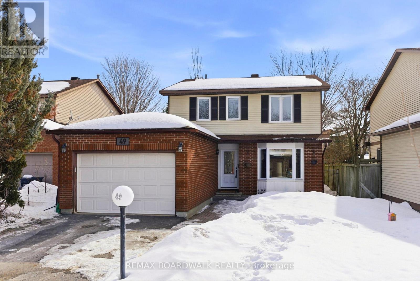 49 Liston Crescent, Ottawa, Ontario  K2L 2W3 - Photo 2 - X12850898