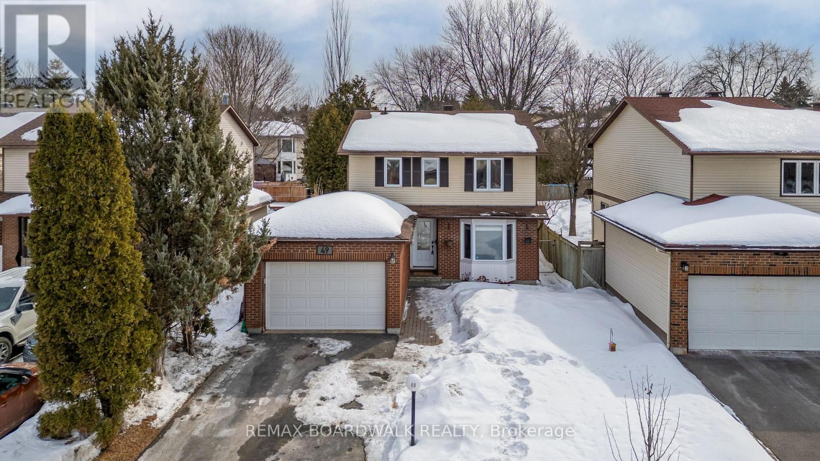 49 Liston Crescent, Ottawa, Ontario  K2L 2W3 - Photo 3 - X12850898