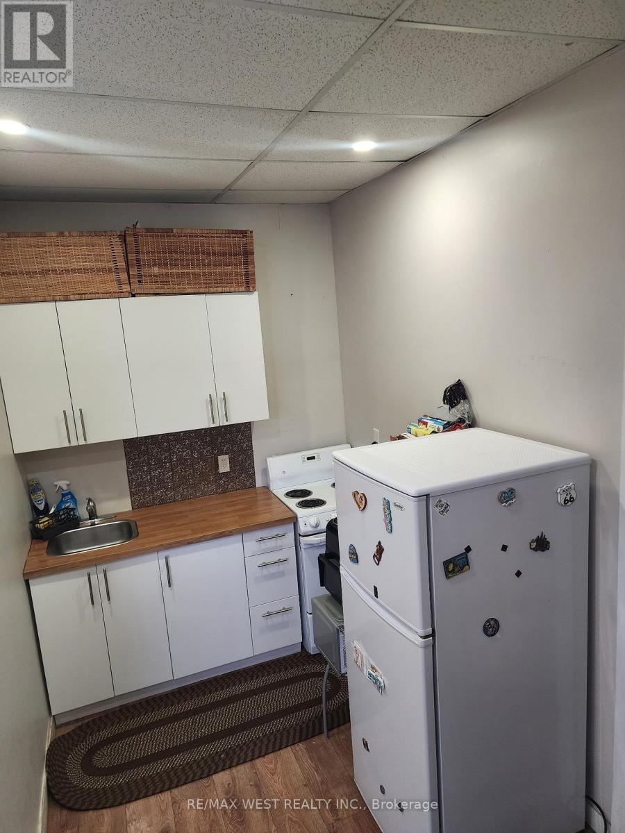 11 - 425 Jane Street, Toronto, Ontario  M6S 3Z7 - Photo 5 - W12844676