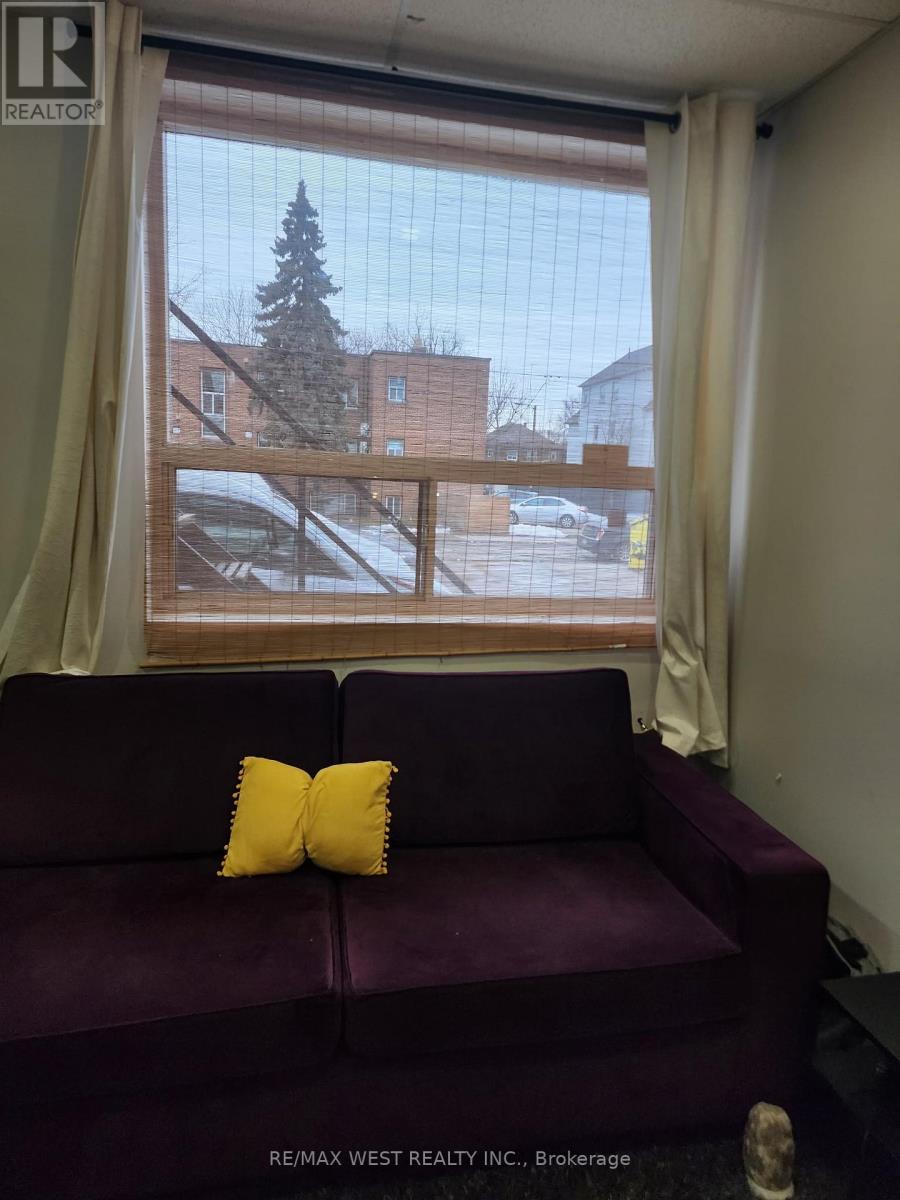 11 - 425 Jane Street, Toronto, Ontario  M6S 3Z7 - Photo 4 - W12844676