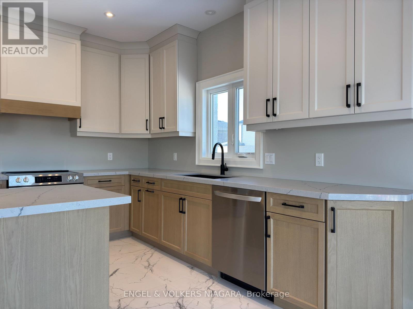 25 Elvira Way, Thorold (Rolling Meadows), Ontario  L2V 0M7 - Photo 13 - X12850820