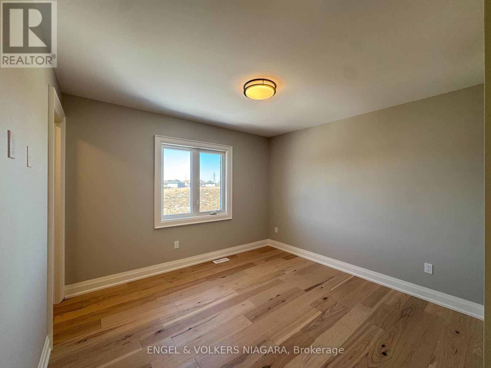 25 Elvira Way, Thorold (Rolling Meadows), Ontario  L2V 0M7 - Photo 24 - X12850820