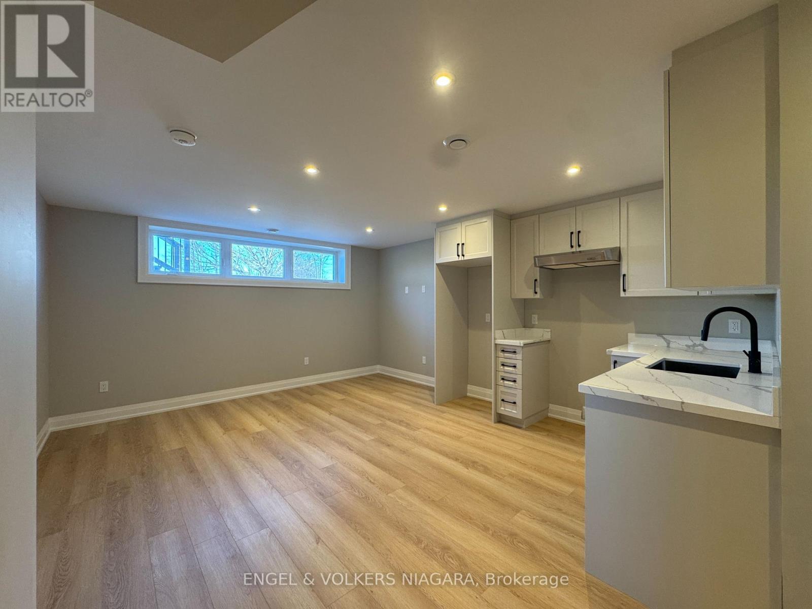 25 Elvira Way, Thorold (Rolling Meadows), Ontario  L2V 0M7 - Photo 39 - X12850820