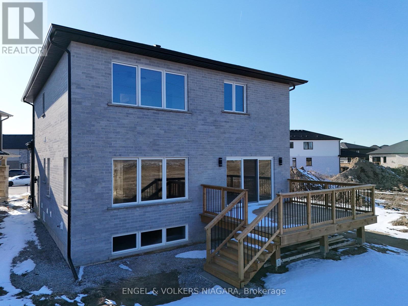 25 Elvira Way, Thorold (Rolling Meadows), Ontario  L2V 0M7 - Photo 4 - X12850820