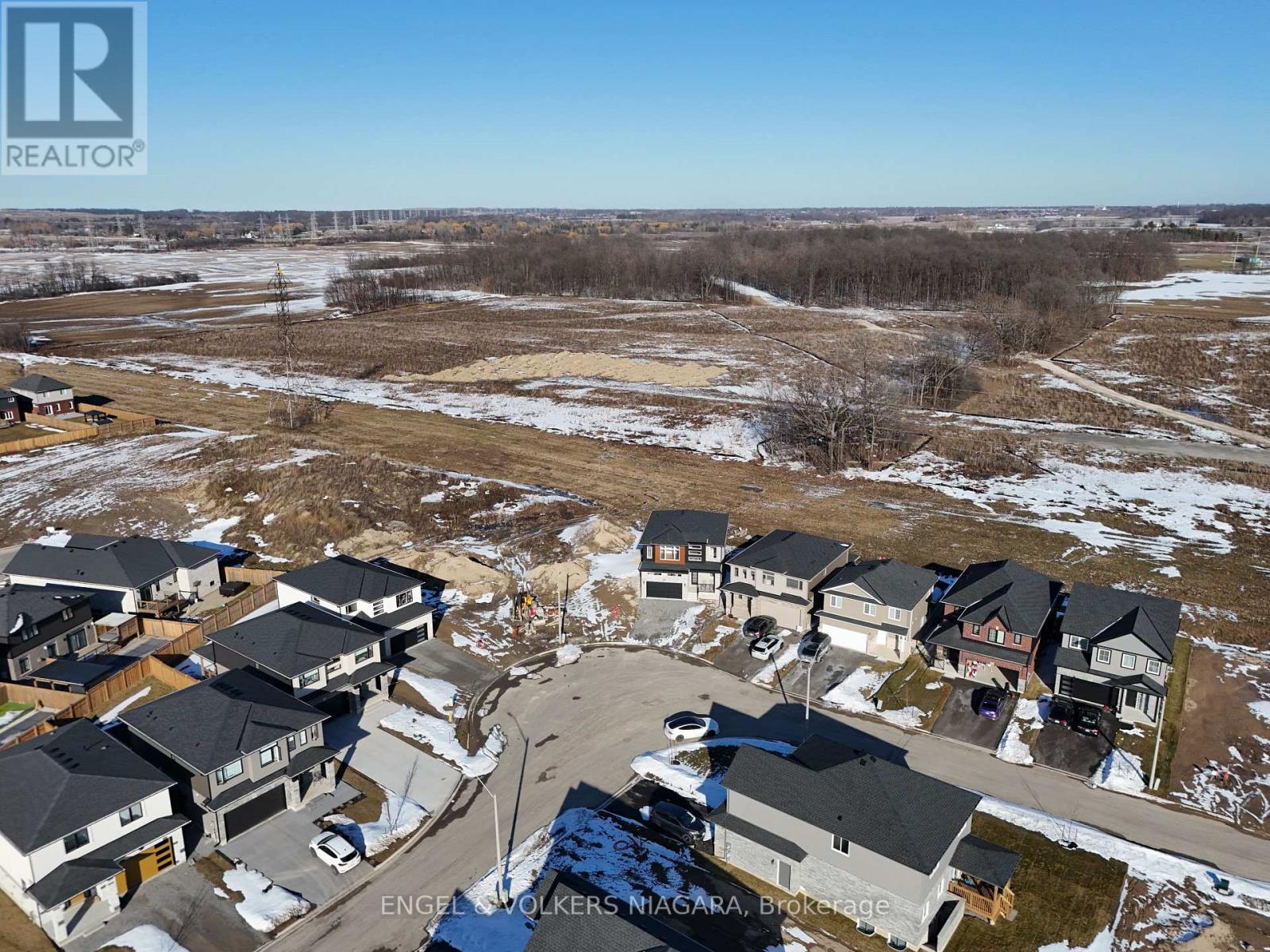 25 Elvira Way, Thorold (Rolling Meadows), Ontario  L2V 0M7 - Photo 5 - X12850820