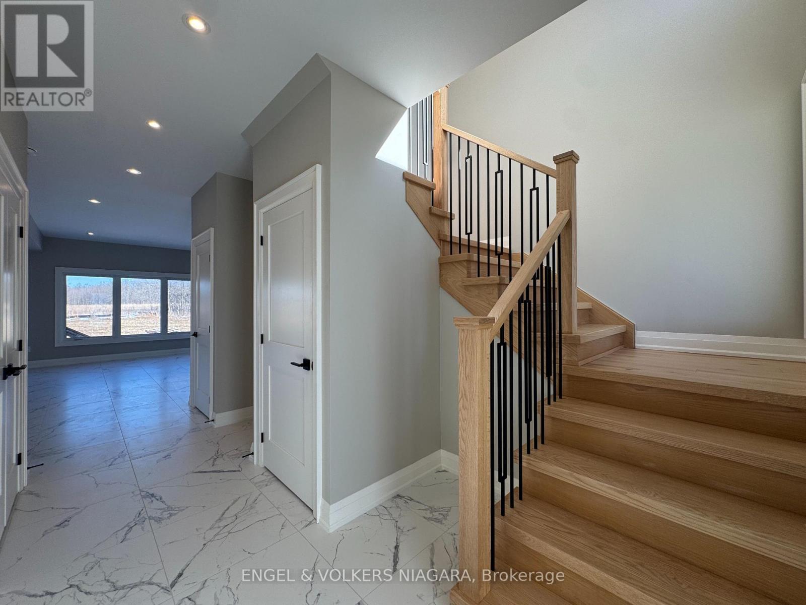 25 Elvira Way, Thorold (Rolling Meadows), Ontario  L2V 0M7 - Photo 7 - X12850820