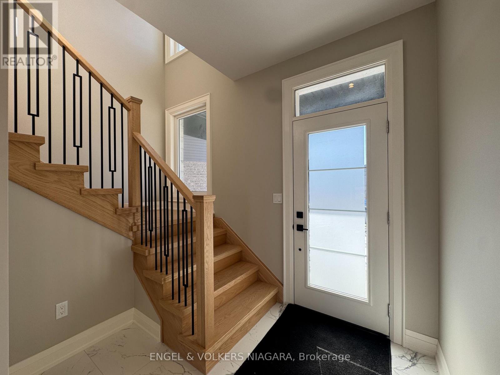 25 Elvira Way, Thorold (Rolling Meadows), Ontario  L2V 0M7 - Photo 8 - X12850820