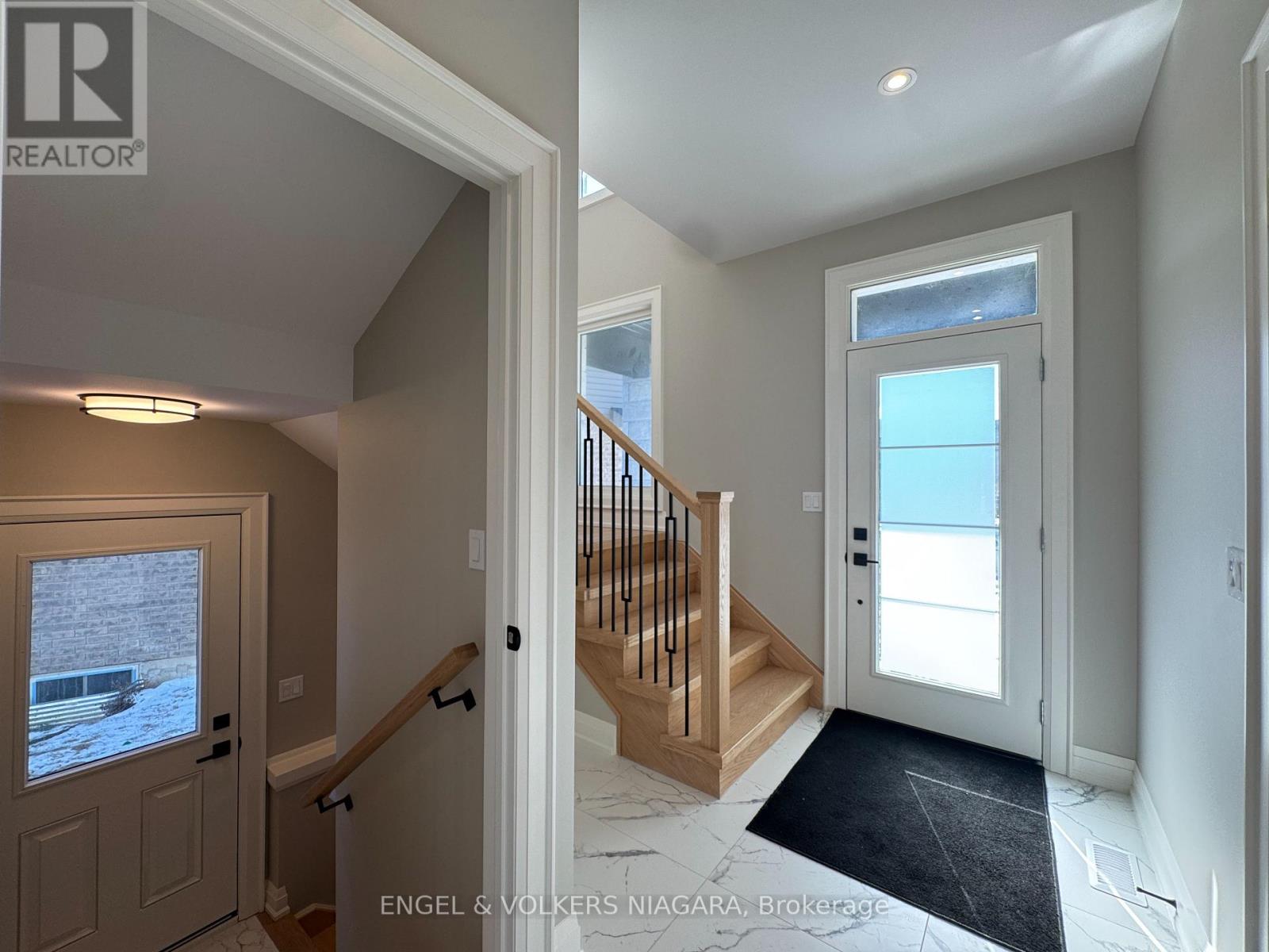 25 Elvira Way, Thorold (Rolling Meadows), Ontario  L2V 0M7 - Photo 9 - X12850820