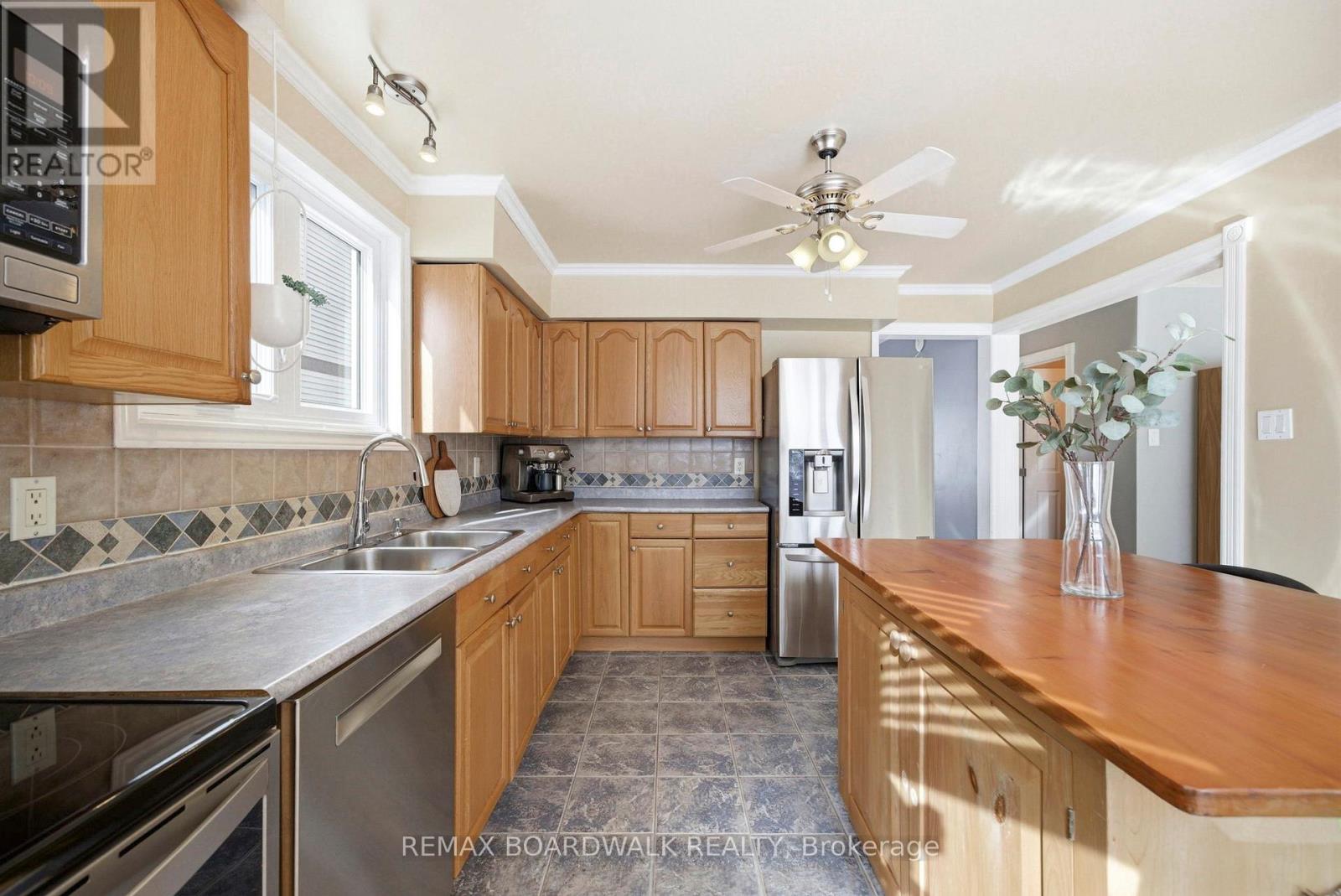 49 Liston Crescent, Ottawa, Ontario  K2L 2W3 - Photo 12 - X12850898