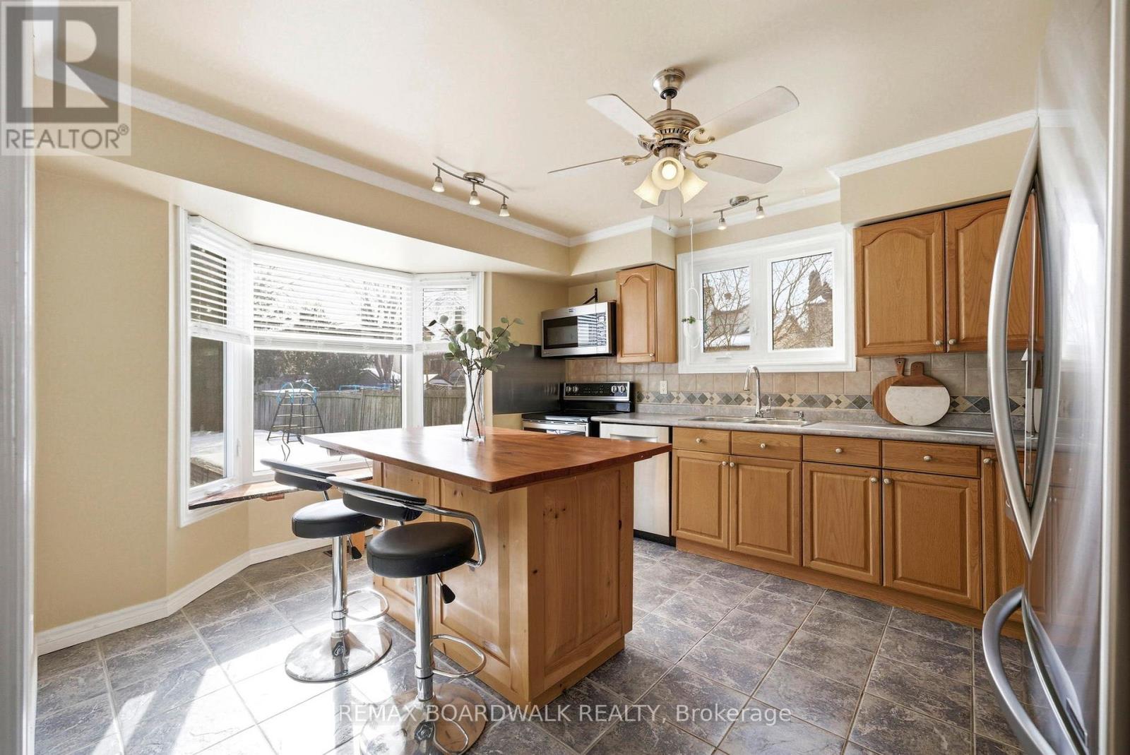 49 Liston Crescent, Ottawa, Ontario  K2L 2W3 - Photo 11 - X12850898