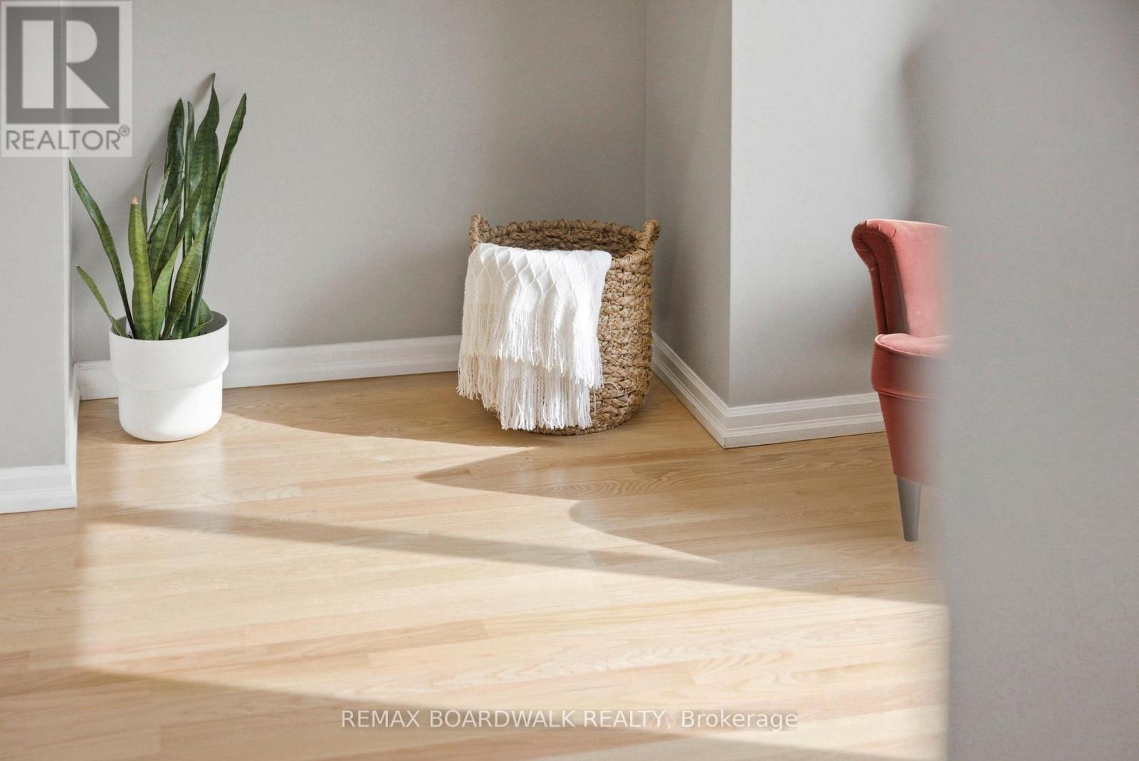 49 Liston Crescent, Ottawa, Ontario  K2L 2W3 - Photo 15 - X12850898