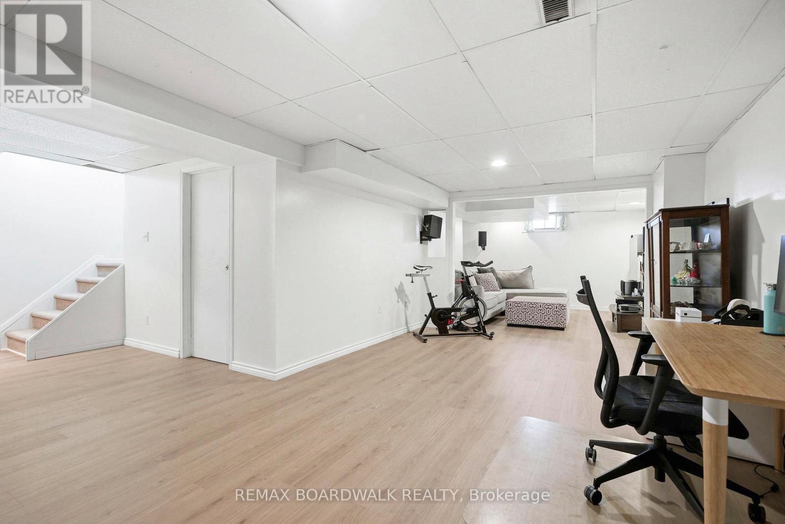 49 Liston Crescent, Ottawa, Ontario  K2L 2W3 - Photo 30 - X12850898