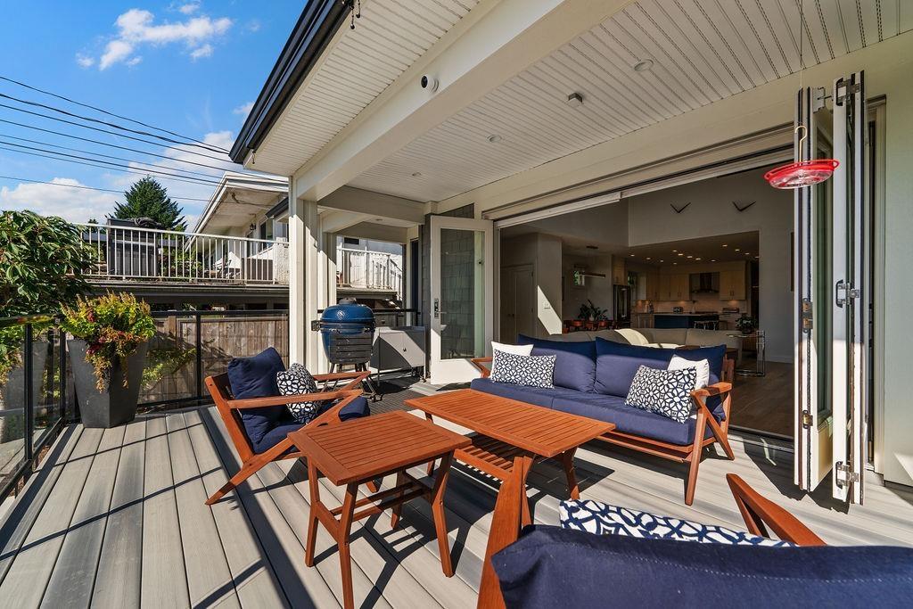 15541 Oxenham Avenue, White Rock, British Columbia  V4B 2J2 - Photo 10 - R3071311