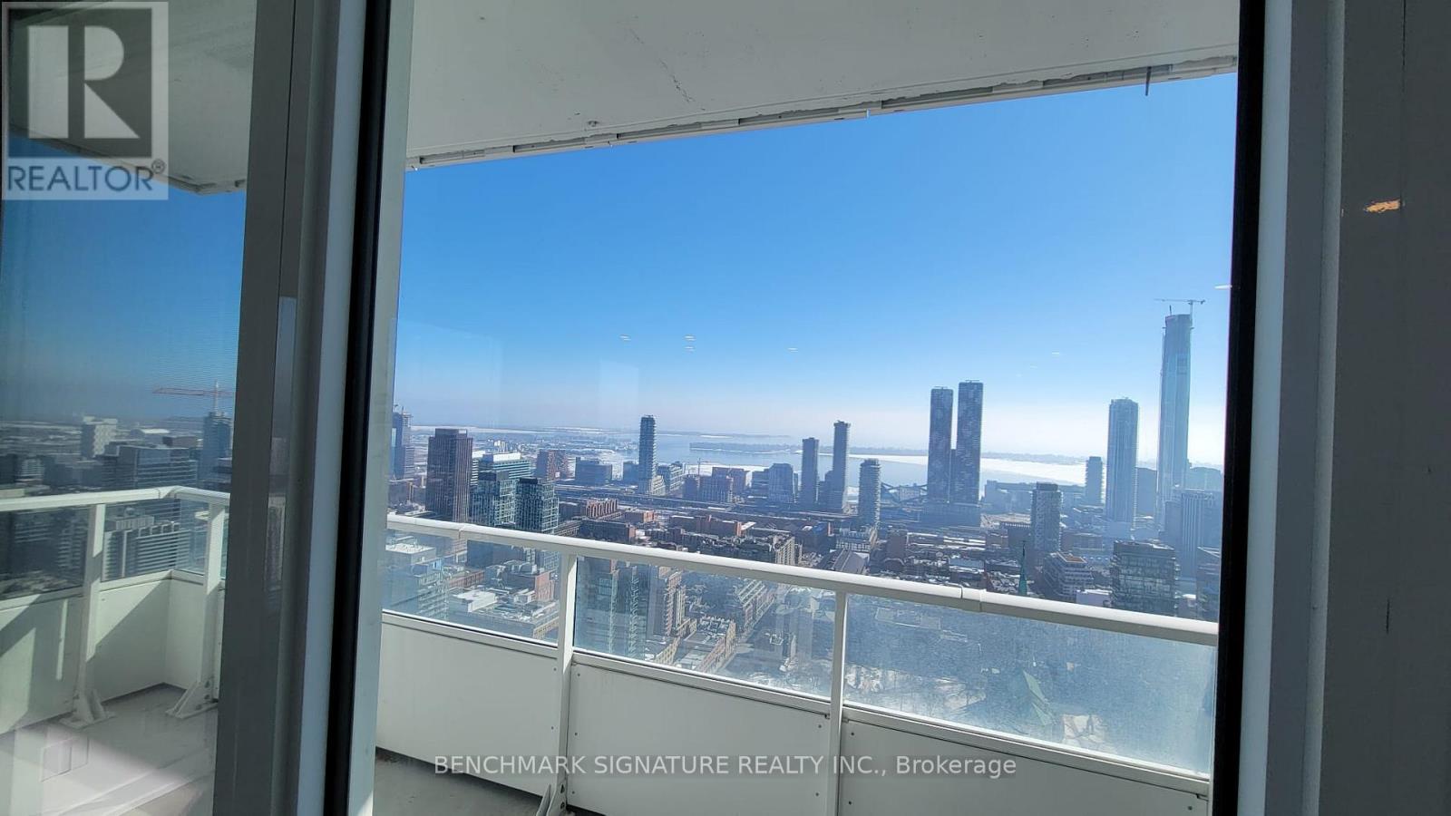 5503 - 88 Queen Street E, Toronto, Ontario  M5C 0B6 - Photo 4 - C12850718