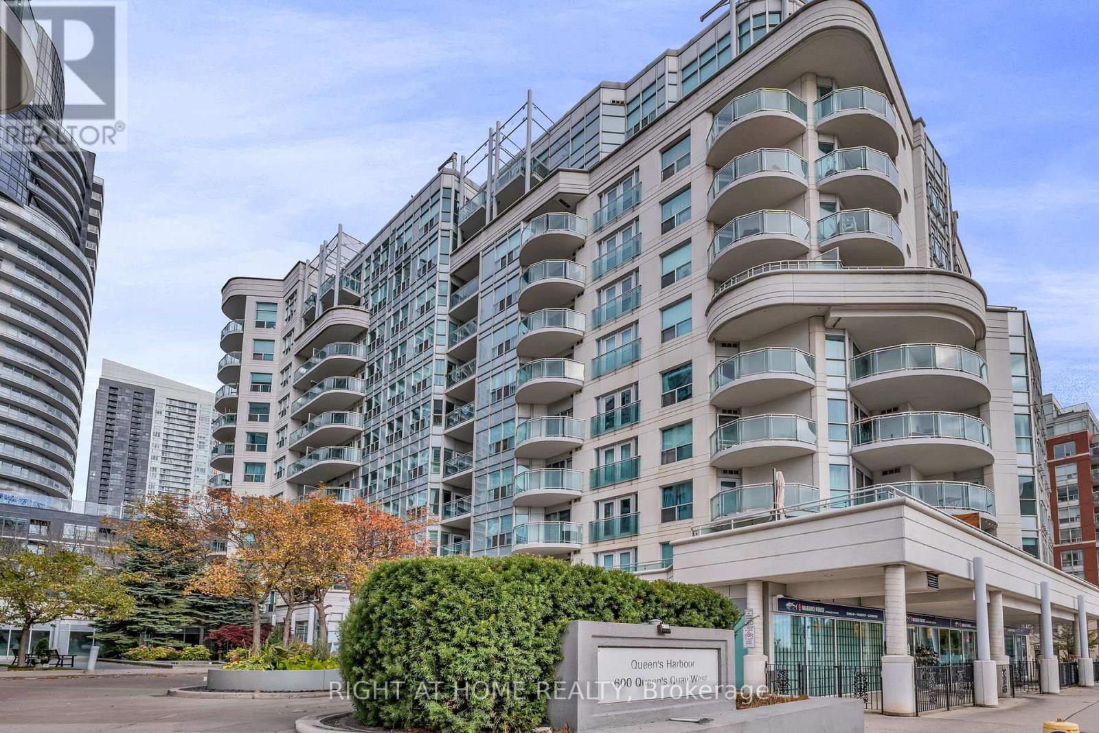 202 - 600 Queens Quay W, Toronto, Ontario  M5V 3M3 - Photo 1 - C12850910