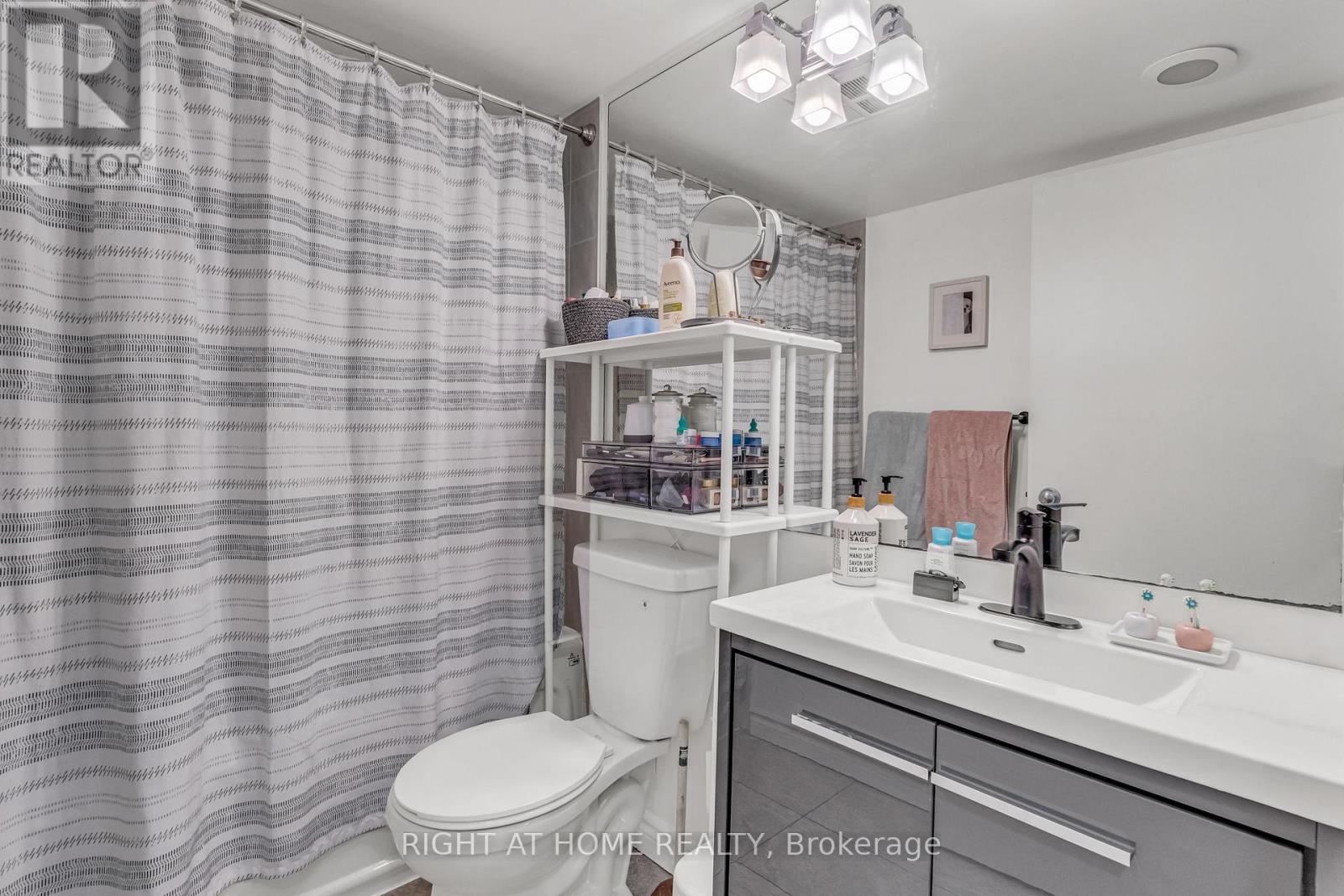 202 - 600 Queens Quay W, Toronto, Ontario  M5V 3M3 - Photo 11 - C12850910