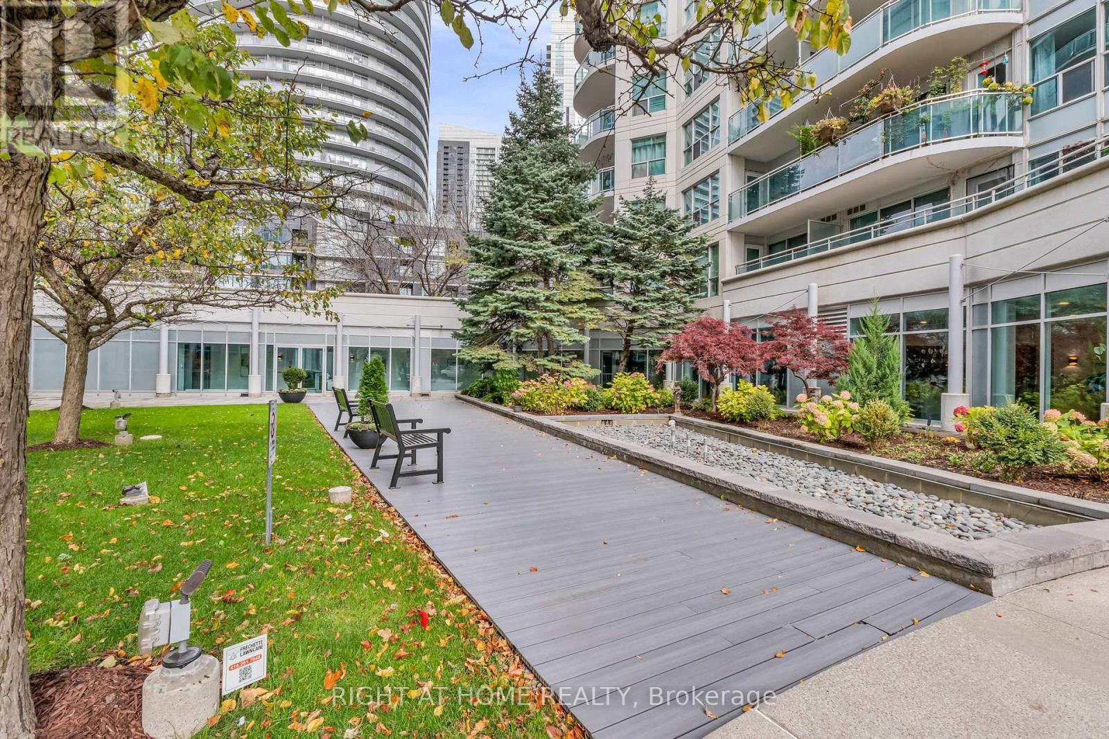 202 - 600 Queens Quay W, Toronto, Ontario  M5V 3M3 - Photo 27 - C12850910