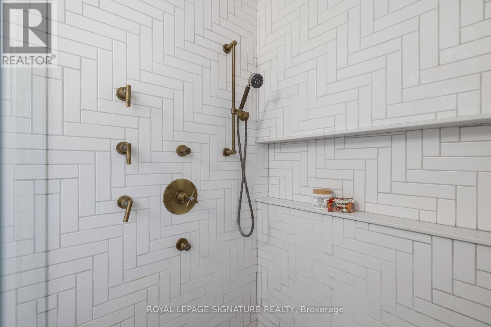 567 Downland Drive, Pickering, Ontario  L1W 3B1 - Photo 24 - E12850842