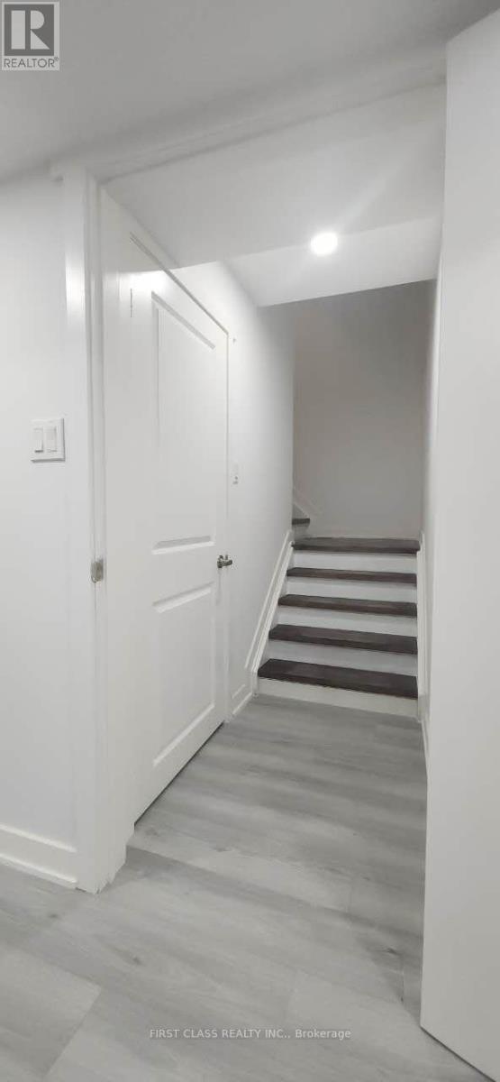 1140 Stuffles Crescent, Newmarket, Ontario  L3X 3H9 - Photo 3 - N12850710