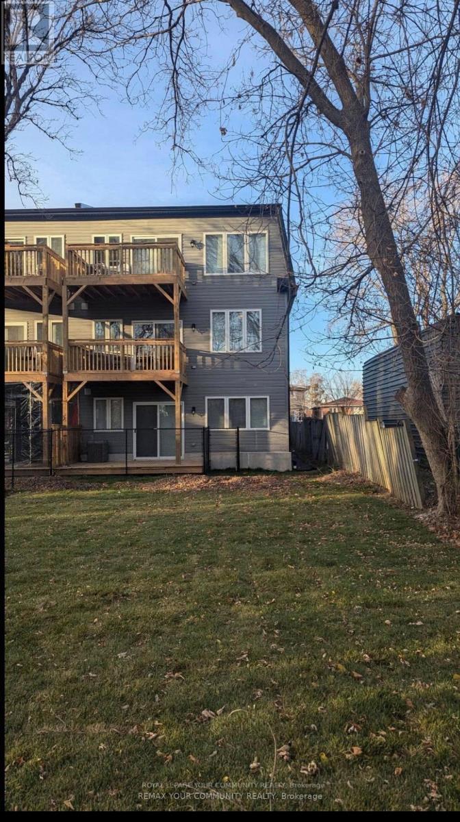 Main - 9a Biscayne Boulevard, Georgina, Ontario  L4P 2R4 - Photo 2 - N12850790