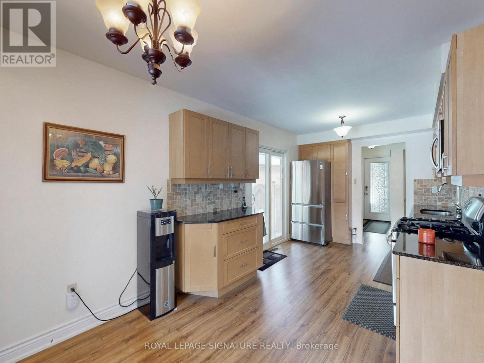 4 Fieldview Crescent, Markham (Milliken Mills West), Ontario  L3R 3H7 - Photo 16 - N12850900