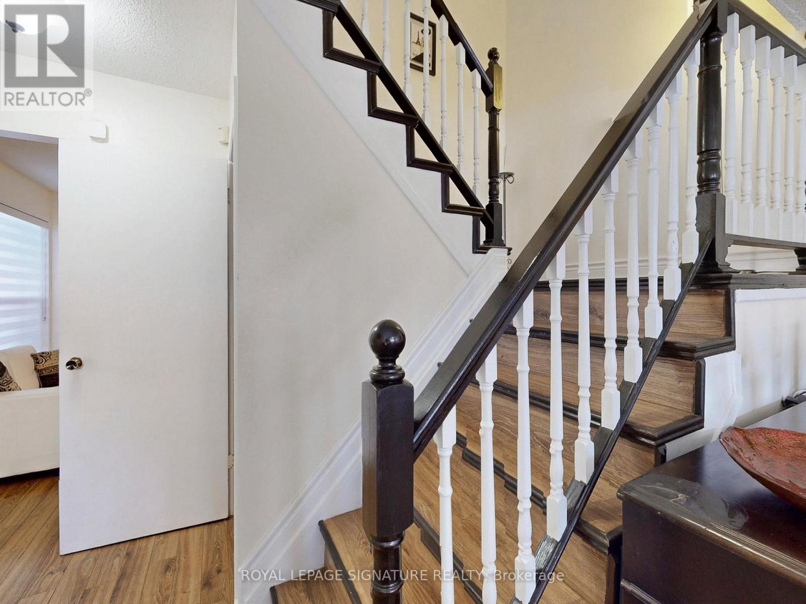 4 Fieldview Crescent, Markham (Milliken Mills West), Ontario  L3R 3H7 - Photo 21 - N12850900