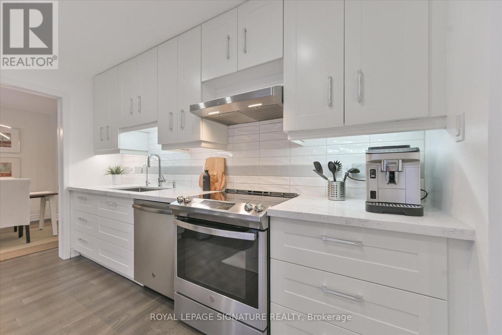 50 Eleanor Circle, Richmond Hill, Ontario  L4C 6K7 - Photo 15 - N12850906